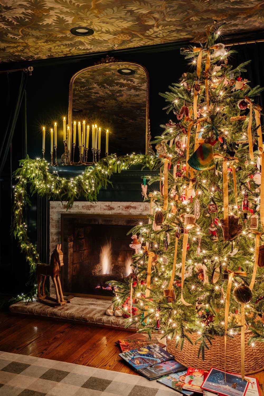 Candlelight Christmas Night Tour 2025