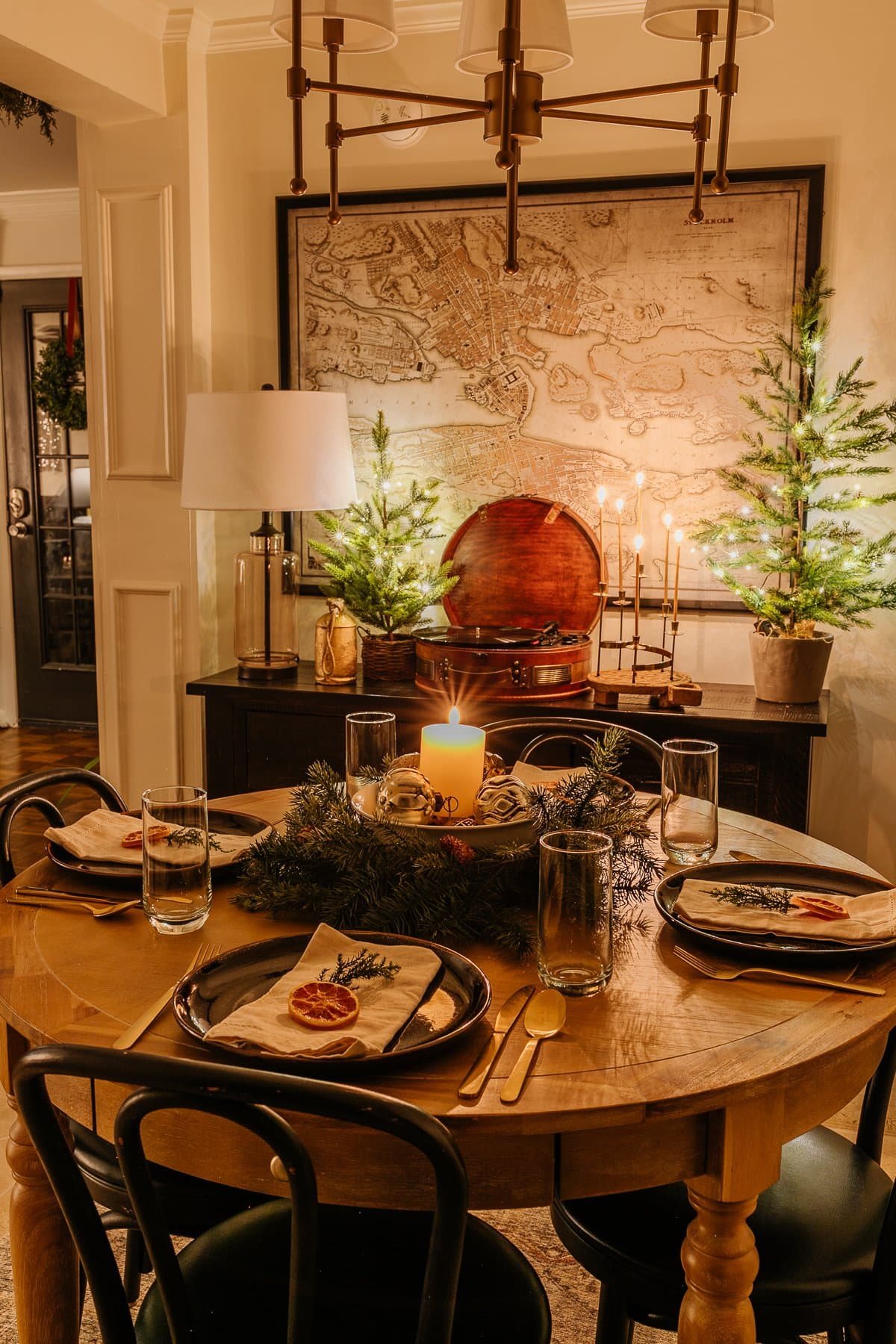 Christmas breakfast nook table settings