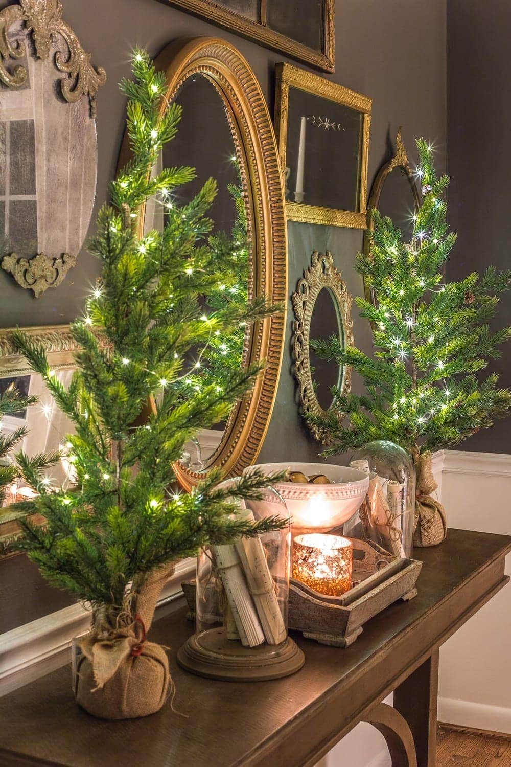 Christmas Candlelight Night Tour | Dining Room Mirror Gallery Wall