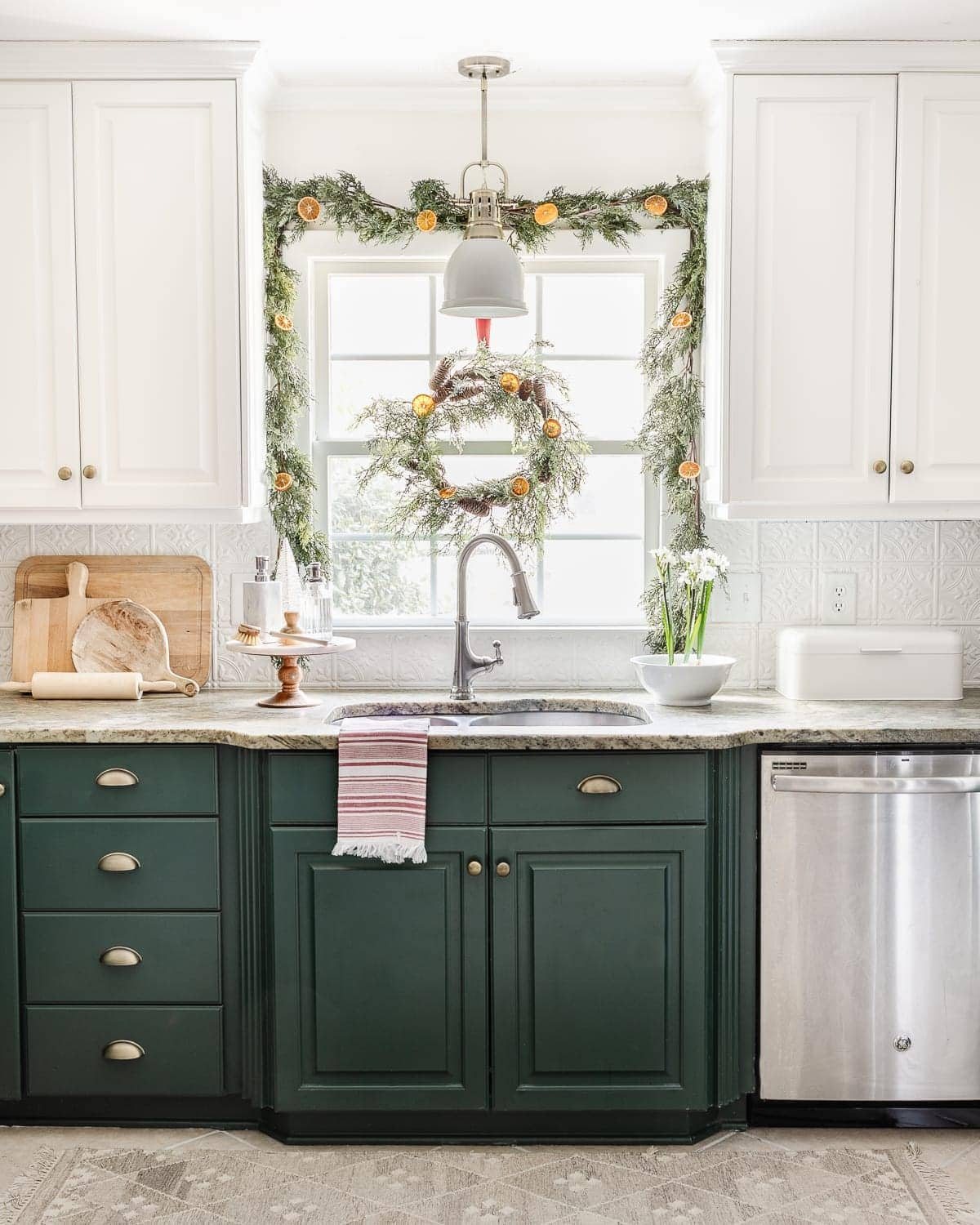 Easy Christmas Brunch Decor Ideas + Art Printable