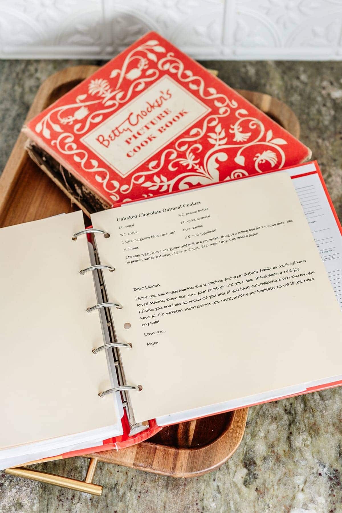 DIY Christmas gift idea with a homemade cookbook