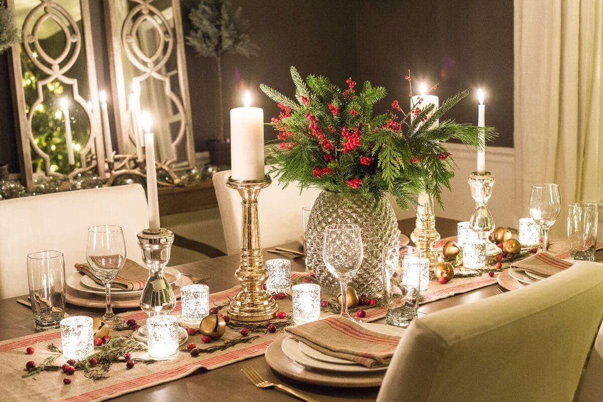 Christmas Night Candlelight Tour | unigumushane.com - A Christmas night time candlelight home tour with neutral, classic decorating ideas. #christmasdecor #christmascandlelight #christmashometour #candlelighttour