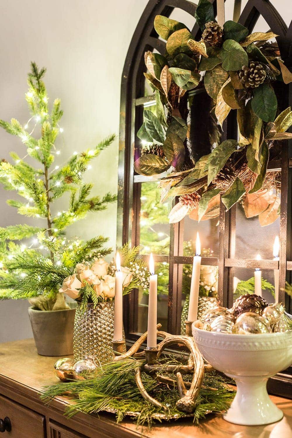 Christmas Night Candlelight Tour | unigumushane.com - A Christmas night time candlelight home tour with neutral, classic decorating ideas. #christmasdecor #christmascandlelight #christmashometour #candlelighttour