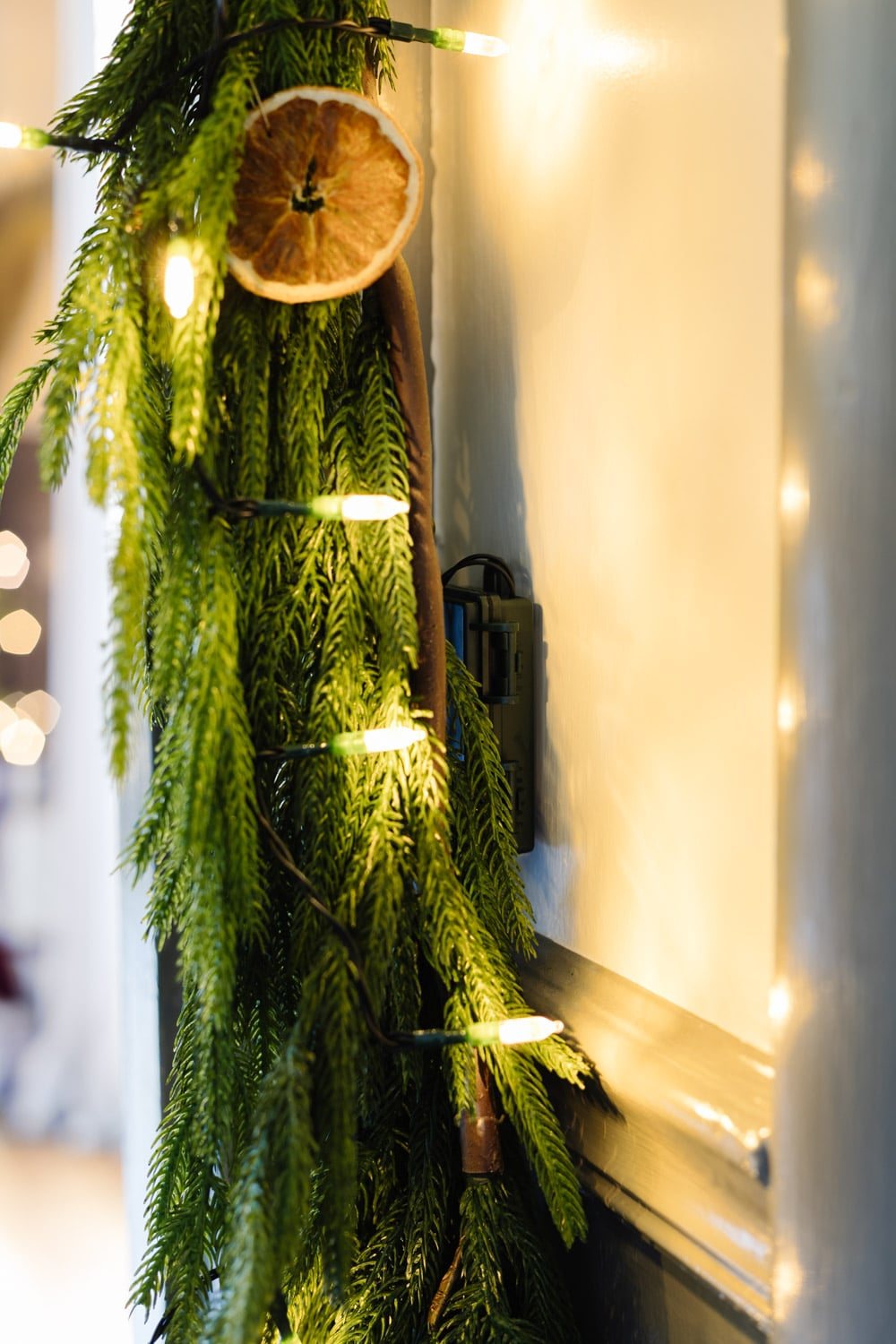 hiding battery pack for twinkle lights in unlit garland