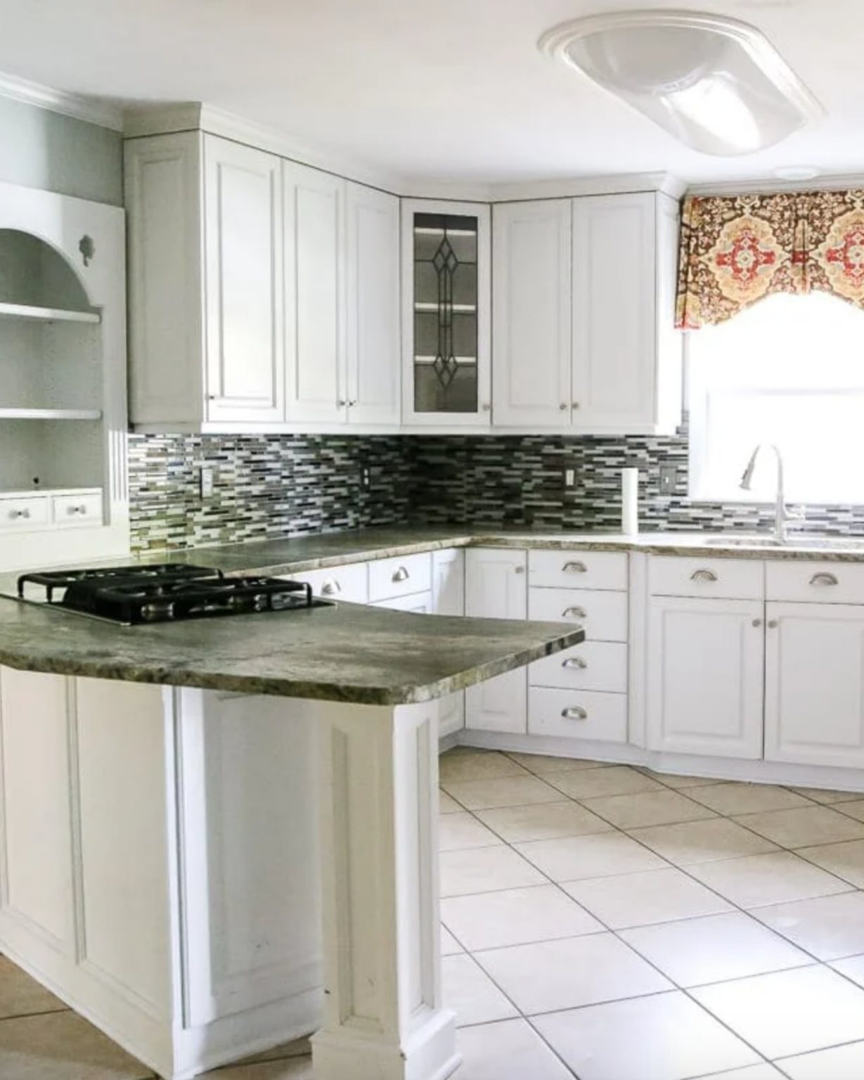 kitchen before shot