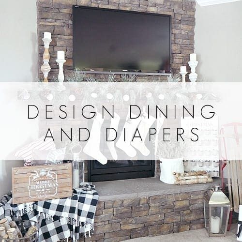 Cozy Christmas Living Room Tour | unigumushane.com - A tour of a Christmas living room with easy ideas to decorate for a cozy atmosphere plus 8 other Christmas living rooms with farmhouse style.