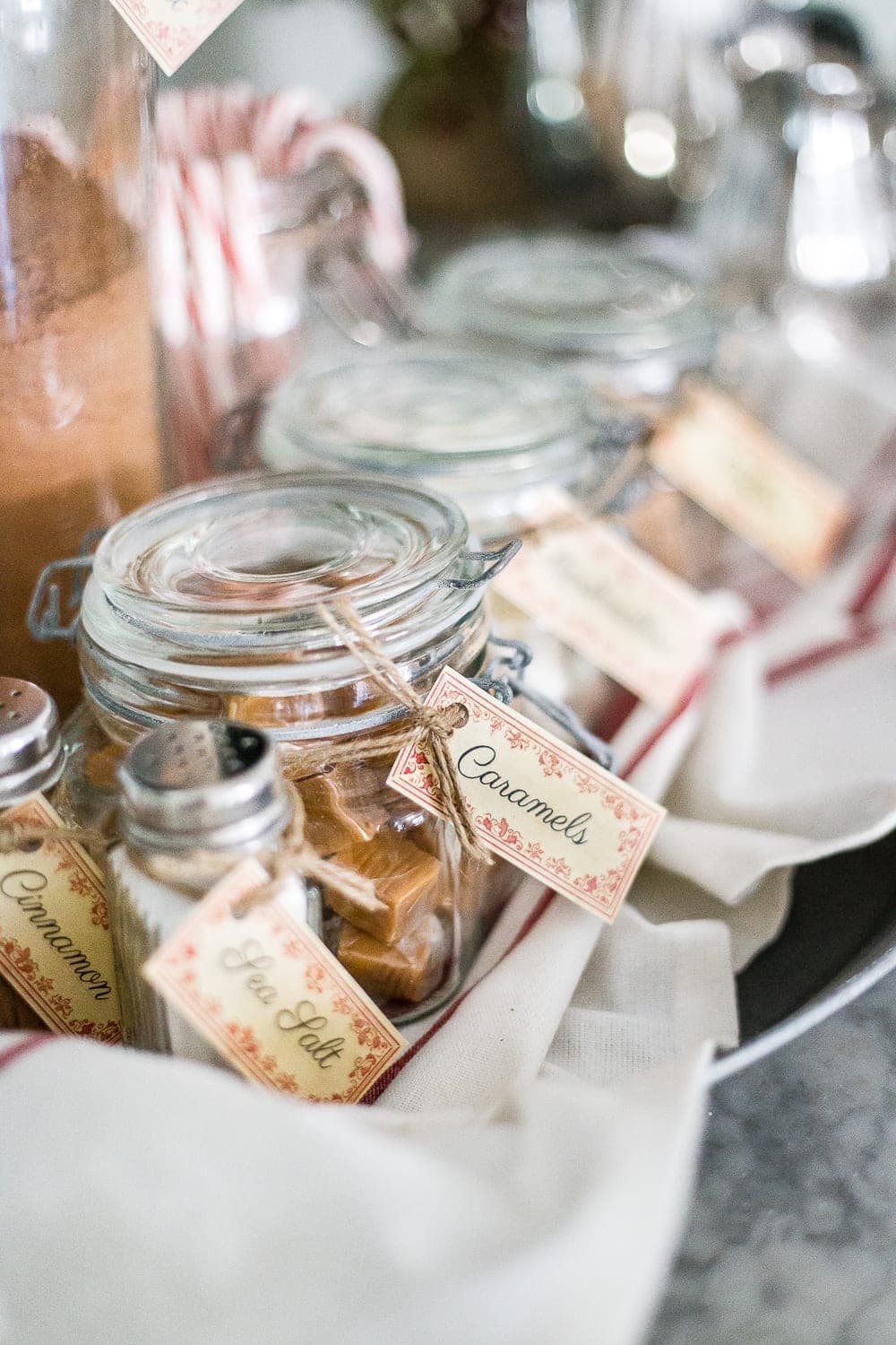 Cozy Hot Cocoa Bar & Printable Labels | unigumushane.com - A cozy hot cocoa bar vignette set up for Christmas plus a free printable label set for toppings and mix-ins. #cocoabar #Christmasdecor #Christmaskitchen #printablelabels