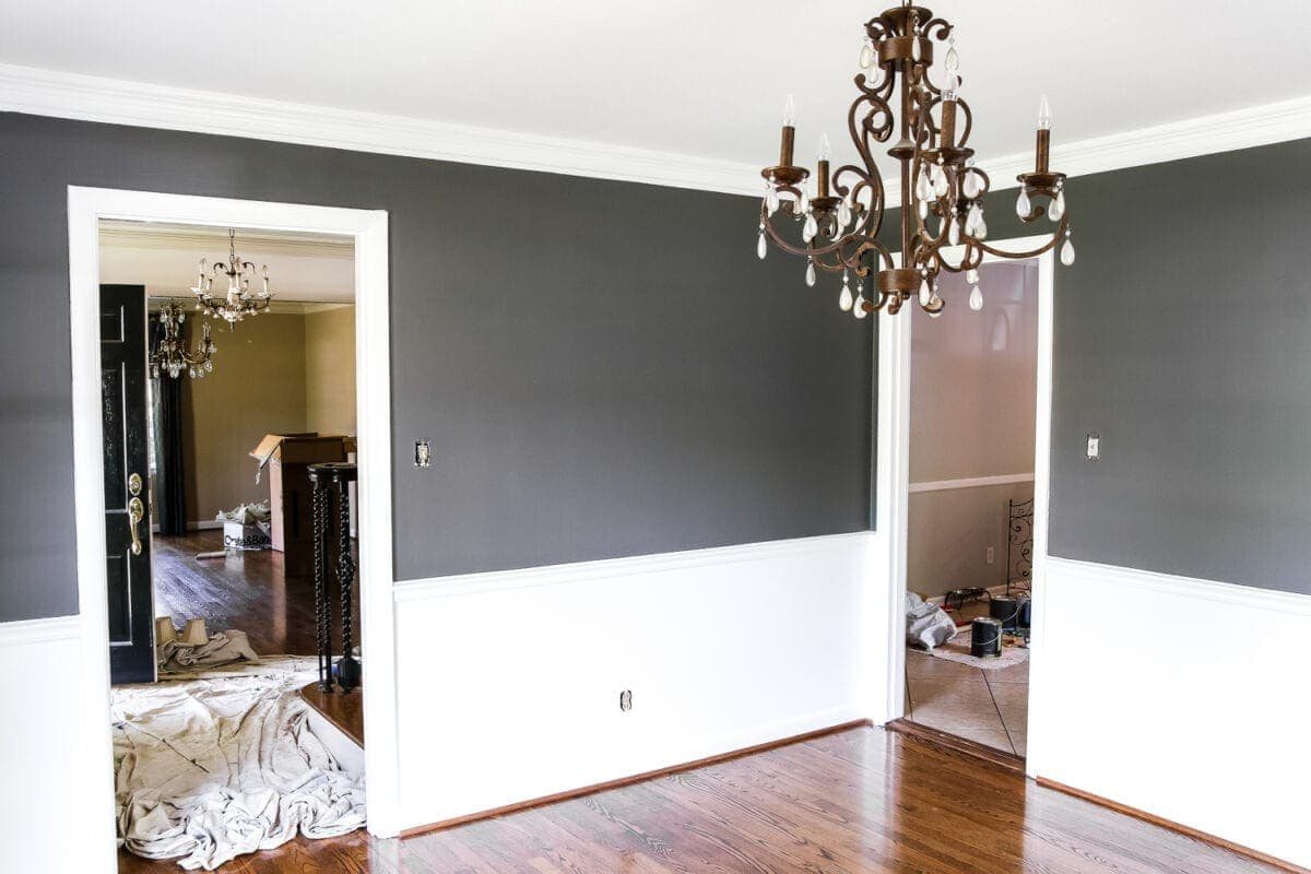 Dining Room Beginnings | unigumushane.com - A dining room gets a quick paint makeover with Benjamin Moore semi-gloss Simply White and eggshell Kendall Charcoal for a high contrast look.