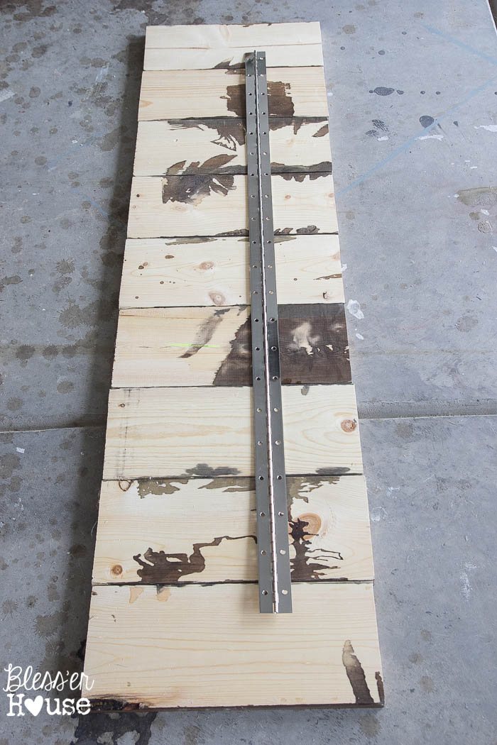 DIY Antique Door Knob Towel Rack | Unigumushane