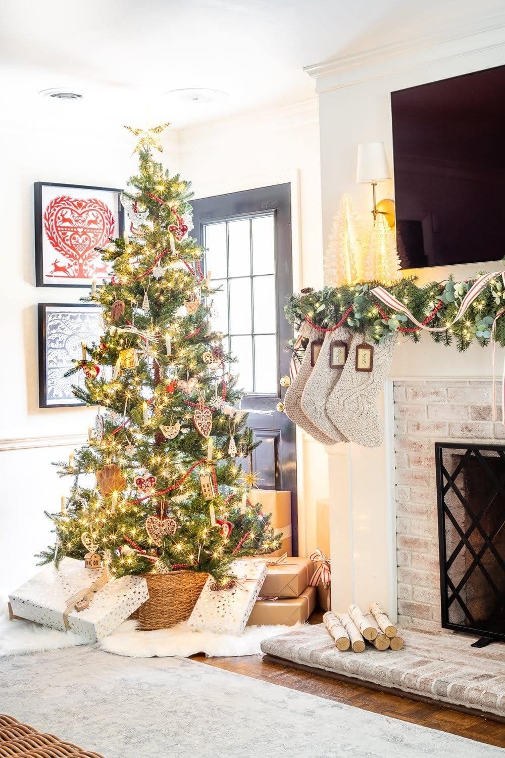 How to Mix Old Sentimental and New Decor & Our Swedish Christmas