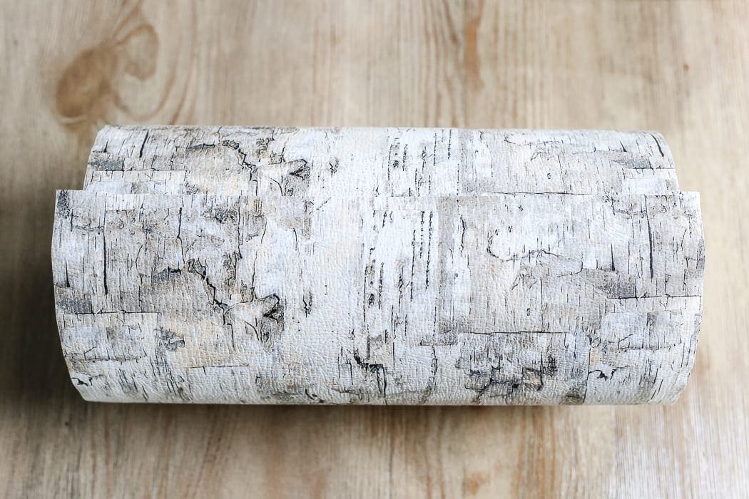 DIY Birch Bark Vase from an Oatmeal Can | unigumushane.com - A quick tutorial for how to make a DIY birch bark vase for cheap using items from your pantry to create a cozy style for displaying faux florals.