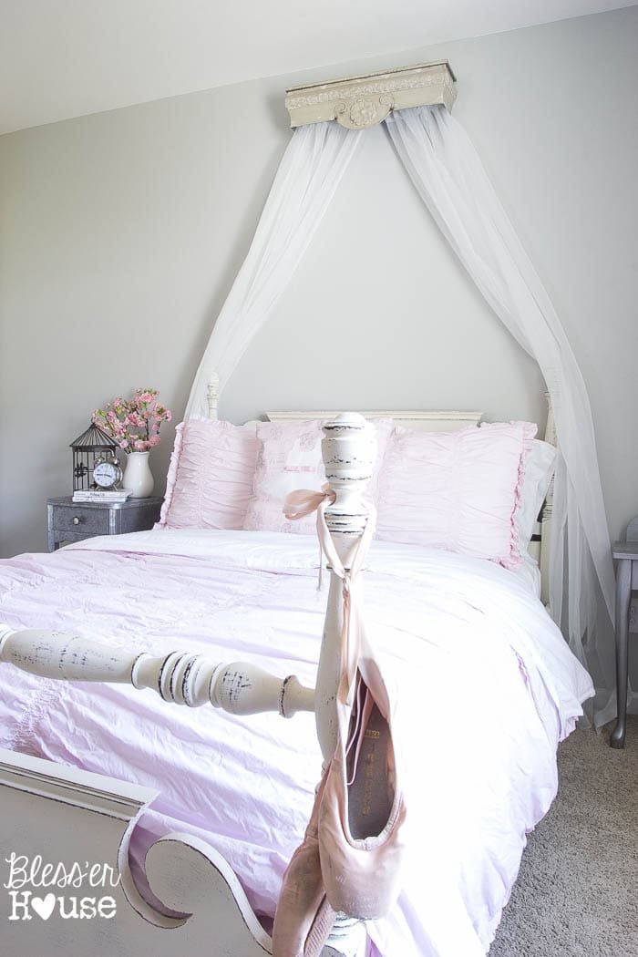 DIY Canopy from a Repurposed Shelf | Unigumushane - This version is over $400 less than the RH Baby and Child version and looks nearly identical!