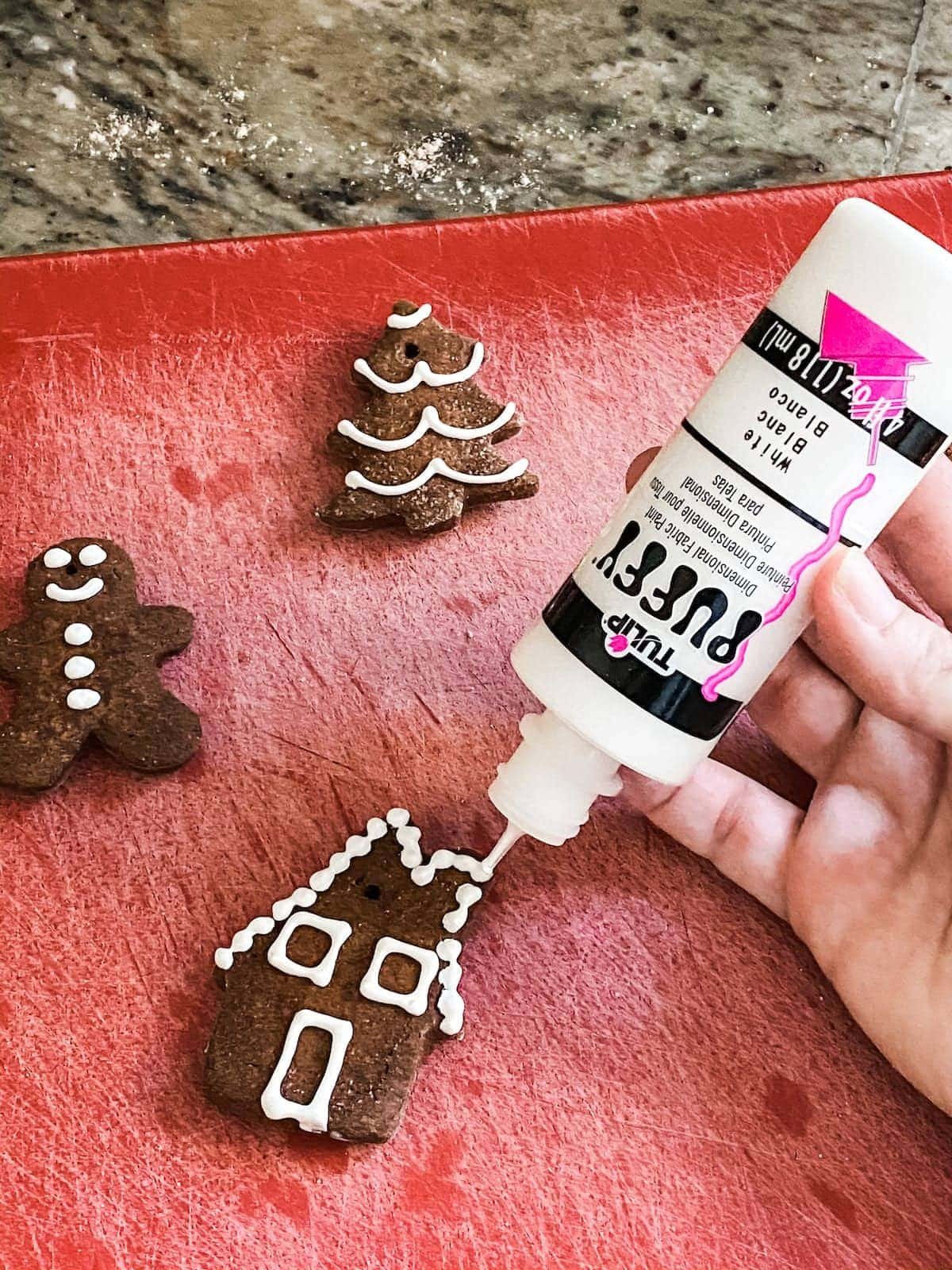 DIY Cinnamon Salt Dough Ornaments | A step-by-step tutorial to make cinnamon salt dough ornaments that look just like gingerbread cookies, smell amazing, and last for years.