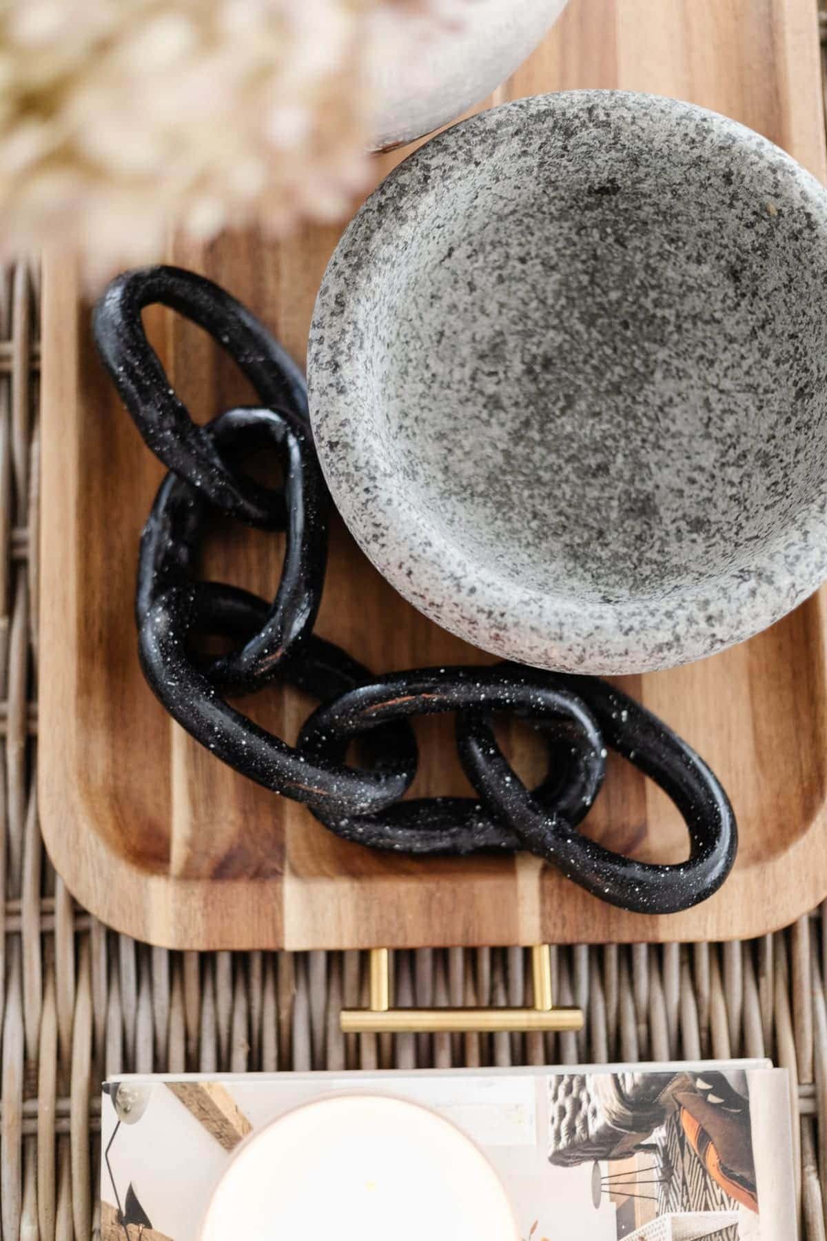 DIY decorative chain made from air dry clay and paint