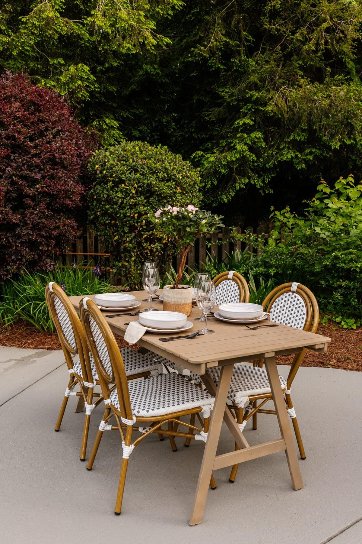IKEA outdoor dining table makeover