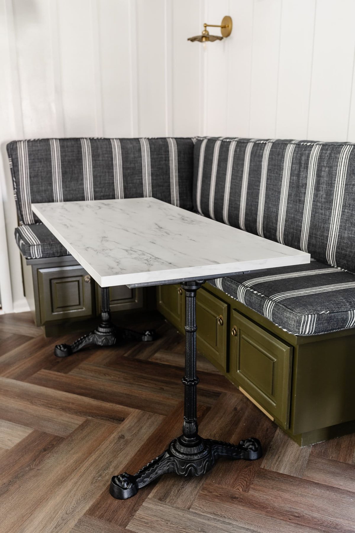 DIY Faux Marble Dining Table in Under an Hour