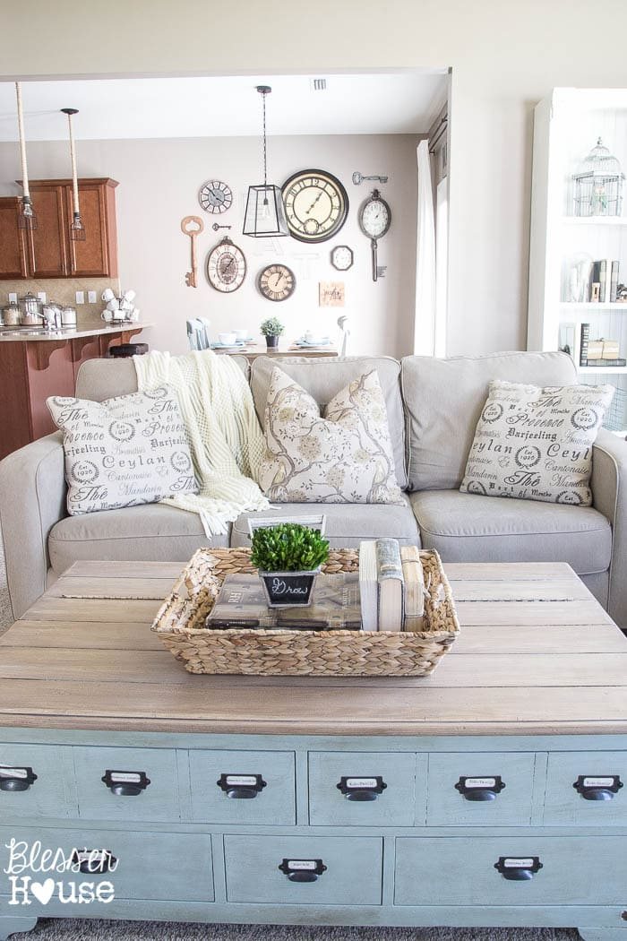 DIY Faux Planked Card Catalog Coffee Table | unigumushane.com