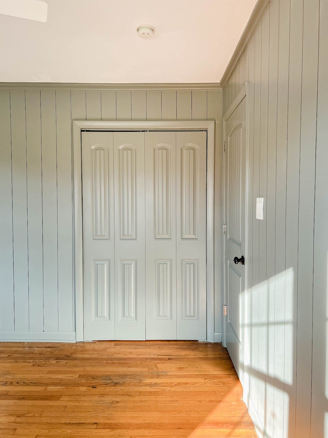 DIY Faux Wall Planking – for $20 for a Whole Room!