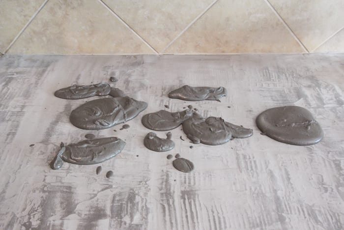 DIY Feather Finish Concrete Countertops and How to Avoid a Huge Mistake | unigumushane.com - A thorough step-by-step tutorial with useful tips and advice on what not to do.