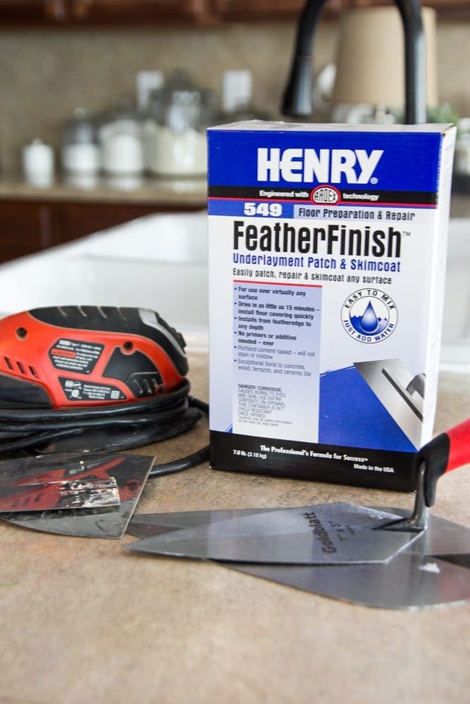 DIY Feather Finish Concrete Countertops and How to Avoid a Huge Mistake | unigumushane.com - A thorough step-by-step tutorial with useful tips and advice on what not to do.