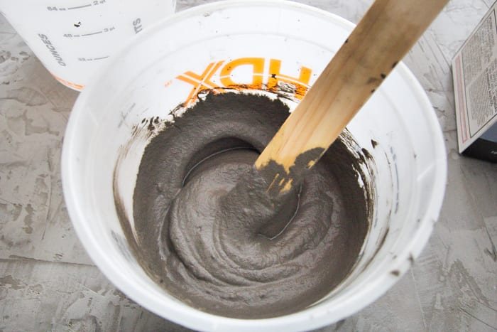 DIY Feather Finish Concrete Countertops and How to Avoid a Huge Mistake | unigumushane.com - A thorough step-by-step tutorial with useful tips and advice on what not to do.