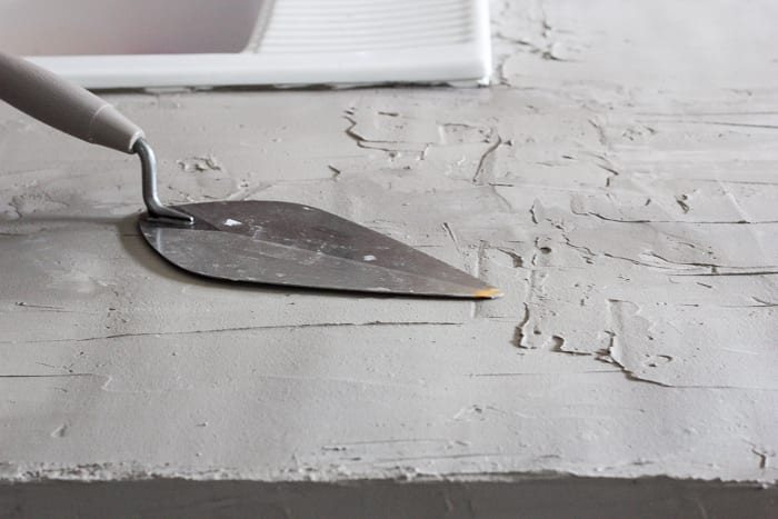 DIY Feather Finish Concrete Countertops and How to Avoid a Huge Mistake | unigumushane.com - A thorough step-by-step tutorial with useful tips and advice on what not to do.