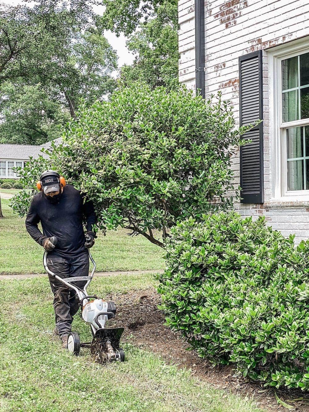 DIY Flower Bed Makeover | A step-by-step DIY tutorial to take your flower beds from drab to fab to increase curb appeal, plus all the best tools to get the job done.