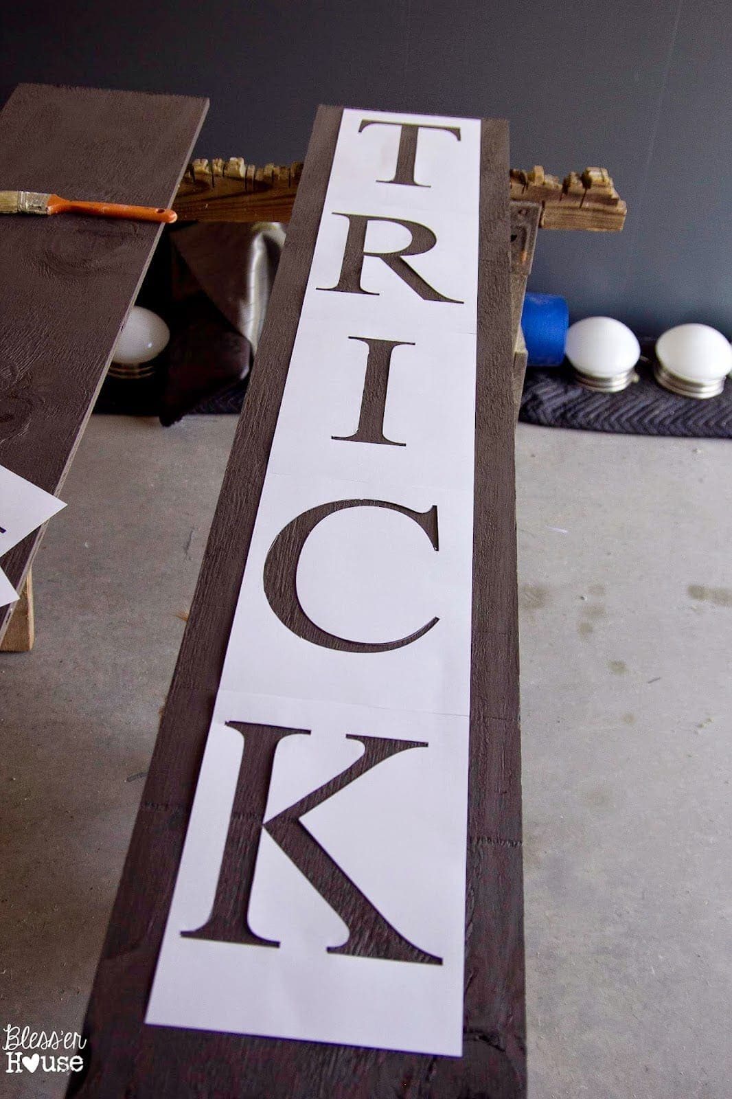 Unigumushane | DIY Halloween Sidelight Signs {and Fall Porch Reveal}