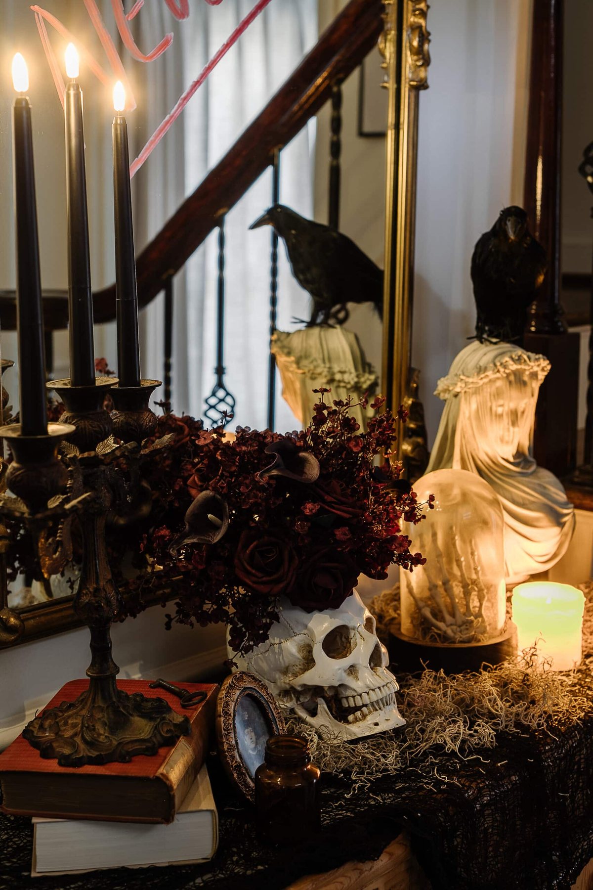 DIY Haunted House Halloween Decor in the Entryway