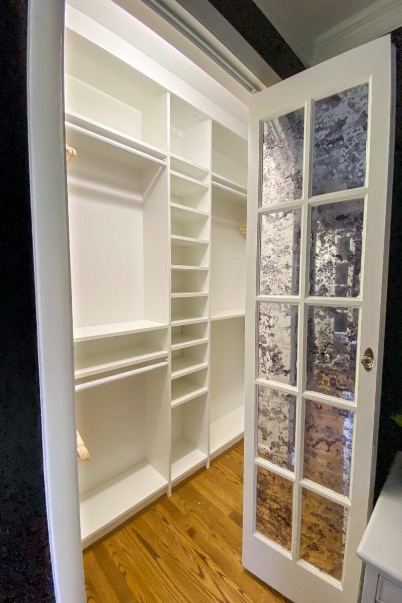 The Ultimate Closet Cleanout Cheat Sheet | A free printable with the easiest method to help you with closet cleanout to make more space in your wardrobe and leaves you feeling inspired every day.