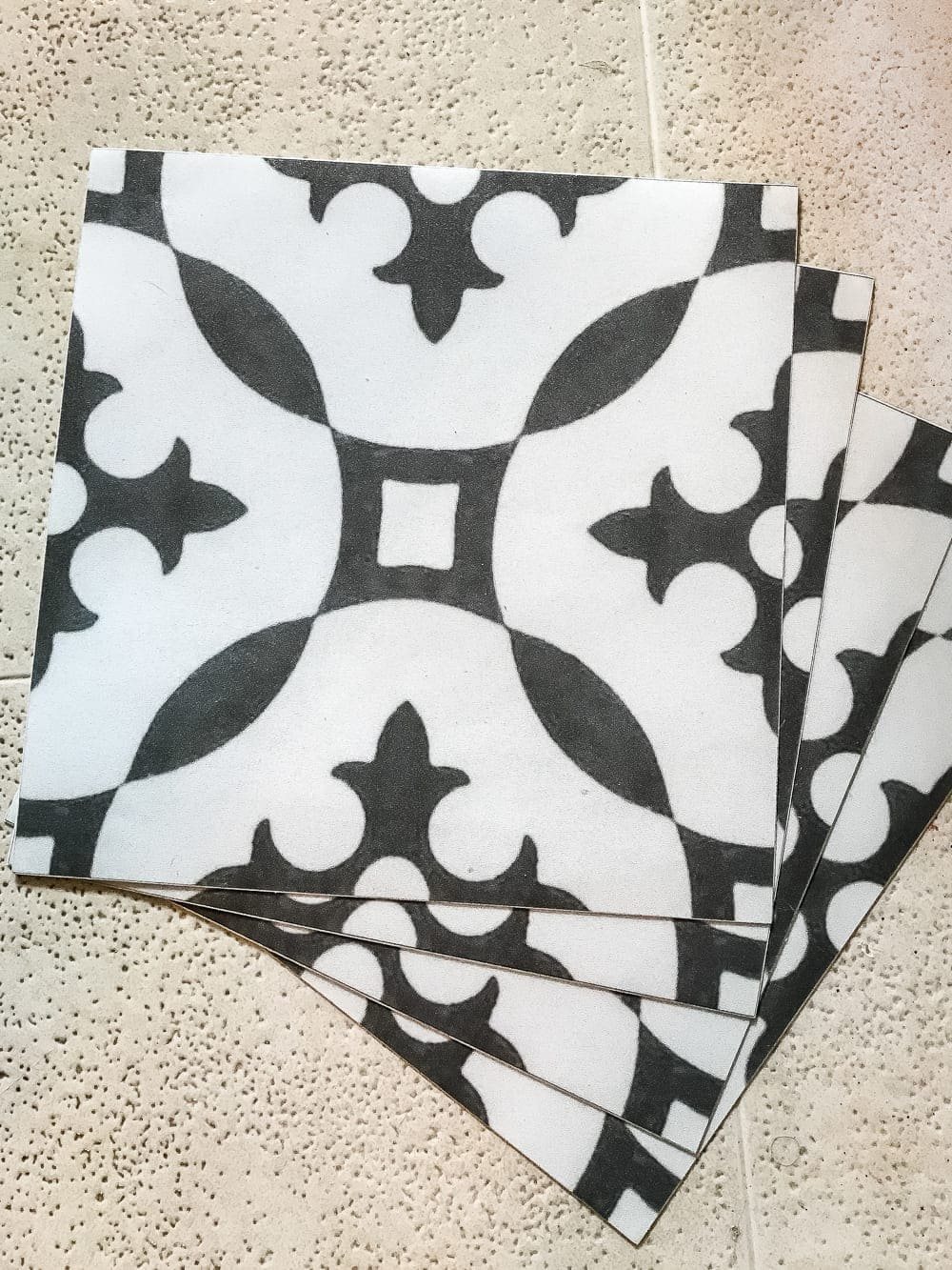 DIY Moroccan Vinyl Tile Floor | unigumushane.com- A DIY tutorial for how to install moroccan peel & stick vinyl tiles. Less messy than paint. Less time-consuming and less expensive than real tile!