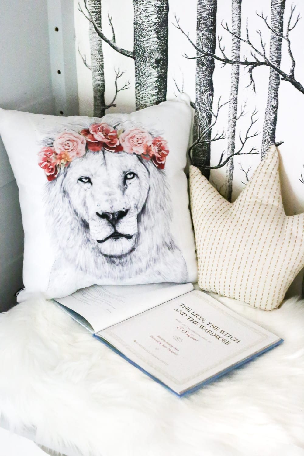 DIY Narnia Wardrobe Reading Nook | unigumushane.com - A plain, thrifted armoire gets a sweet, fairytale-like makeover as a reading nook based on the story of The Lion, the Witch, and the Wardrobe.