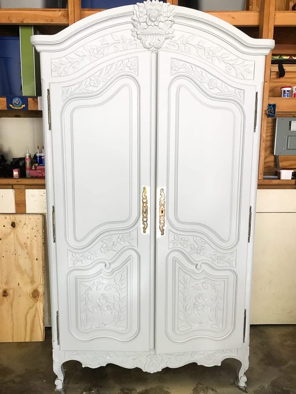 DIY Narnia Wardrobe Reading Nook | unigumushane.com - A plain, thrifted armoire gets a sweet, fairytale-like makeover as a reading nook based on the story of The Lion, the Witch, and the Wardrobe.