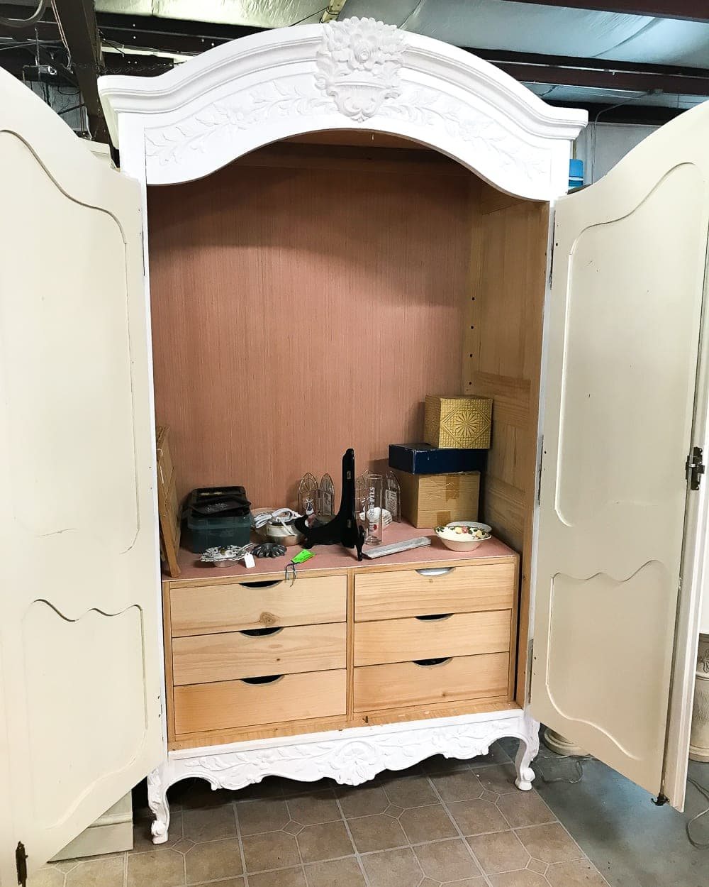 DIY Narnia Wardrobe Reading Nook | unigumushane.com - A plain, thrifted armoire gets a sweet, fairytale-like makeover as a reading nook based on the story of The Lion, the Witch, and the Wardrobe.