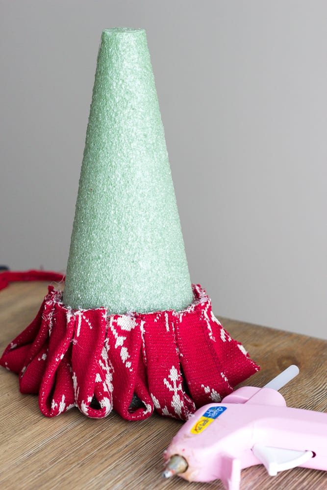 DIY Nordic Sweater Mini Christmas Trees | unigumushane.com - How to make Nordic sweater mini Christmas trees using just florist foam, ribbon, and hot glue for cute decor accents on tabletops and mantels.