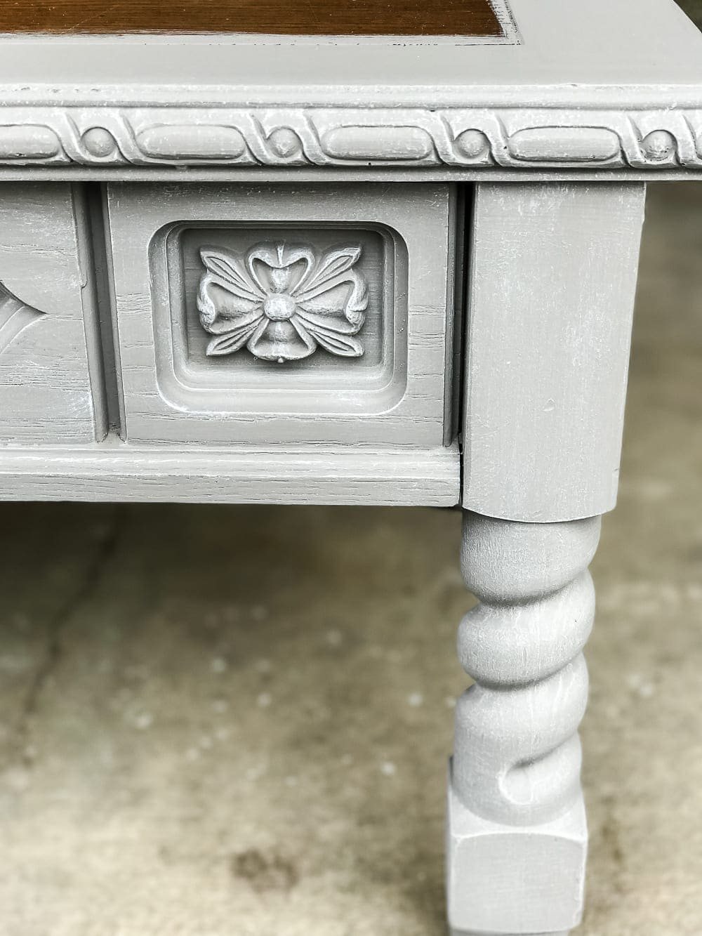 DIY Ottoman Bench from a Repurposed Thrift Store Coffee Table | unigumushane.com - How to repurpose an old coffee table into a designer-inspired ottoman bench with tips for getting a faux weathered wood look and how to tuft upholstery #furnituremakeover #ottoman #coffeetable