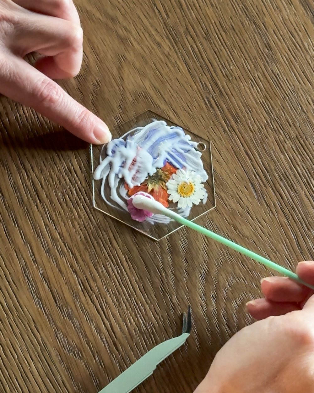 diy pressed flower ornaments girl's night Christmas craft