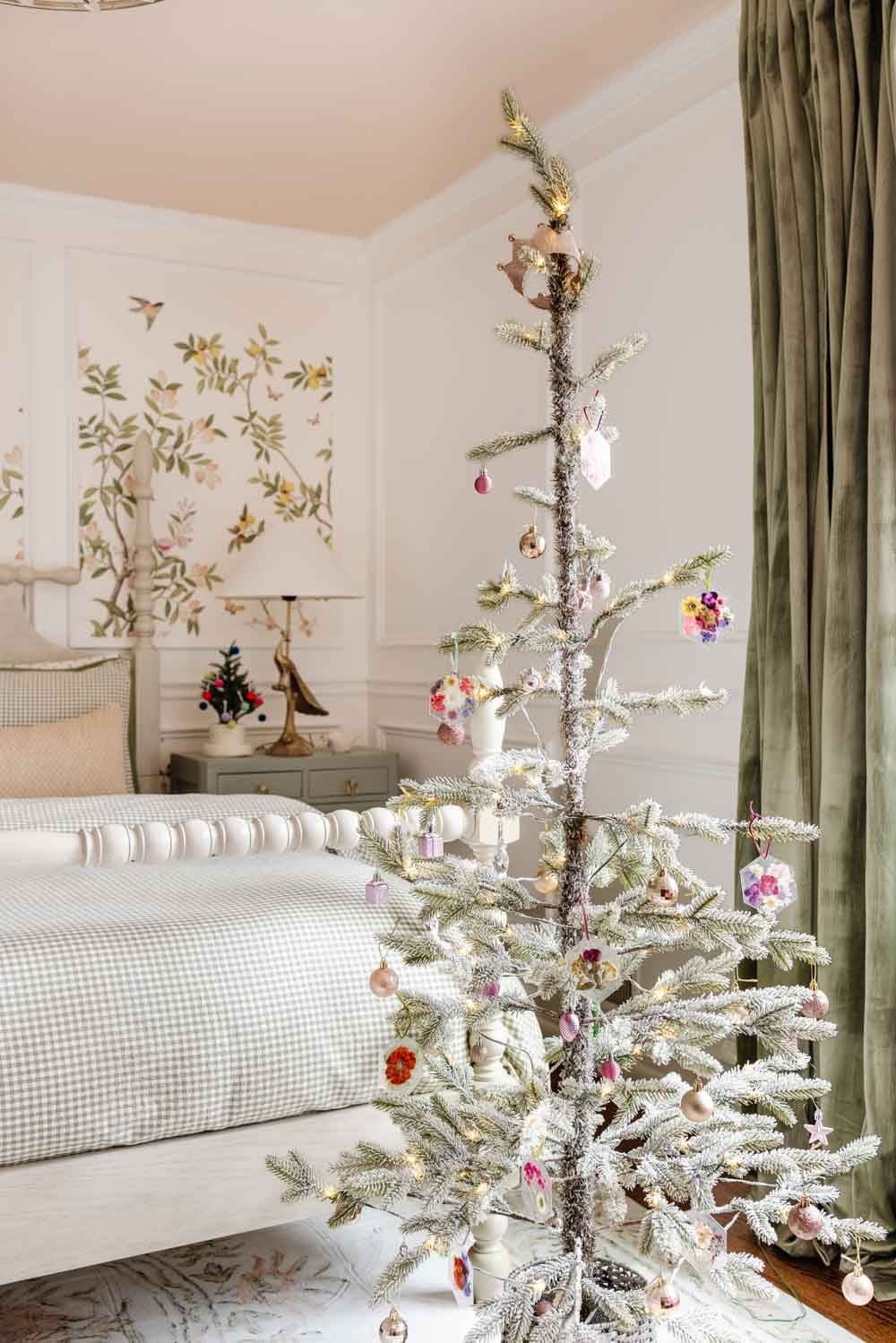 diy pressed flower ornaments
