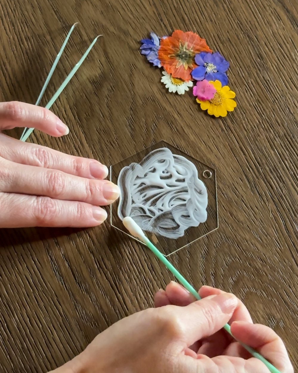 diy pressed flower ornaments girl's night Christmas craft
