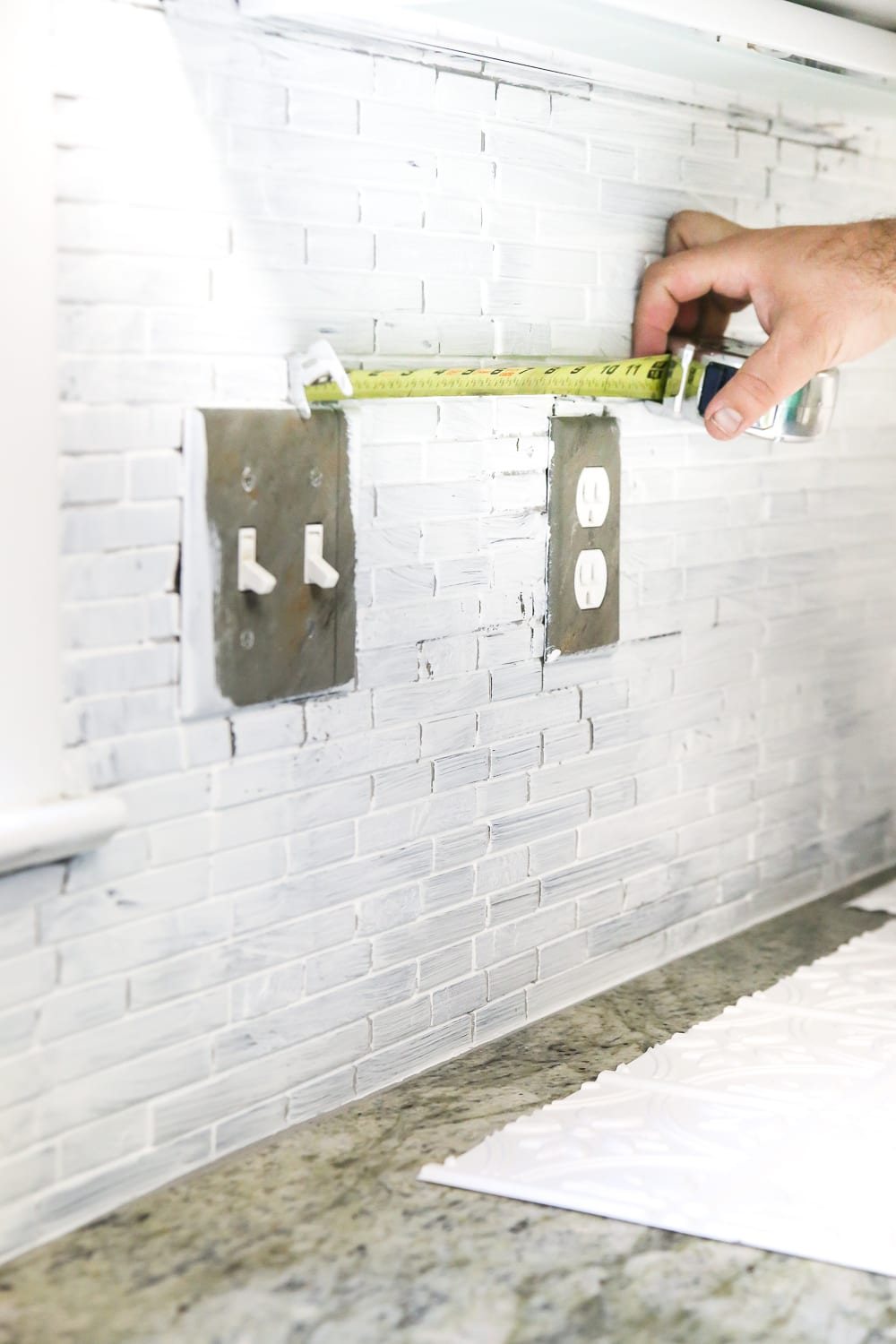 DIY Pressed Tin Kitchen Backsplash | unigumushane.com - How to makeover a kitchen backsplash with a pressed tin farmhouse style inexpensively and in 6 hours, no power tools required.