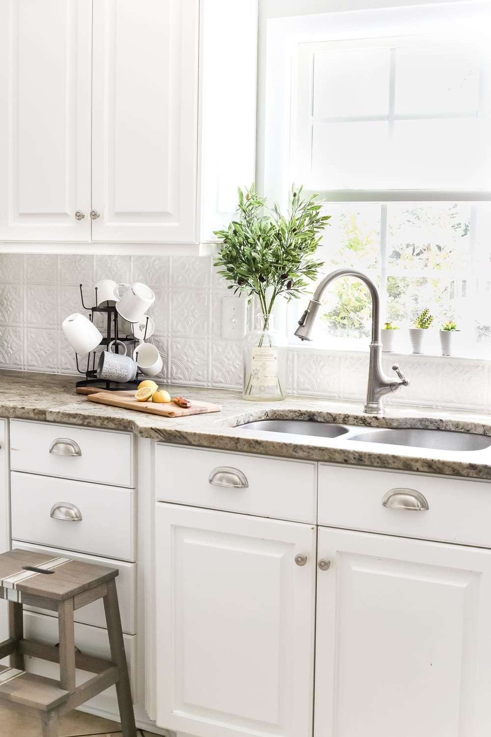 DIY Pressed Tin Kitchen Backsplash | unigumushane.com - How to makeover a kitchen backsplash with a pressed tin farmhouse style inexpensively and in 6 hours, no power tools required.