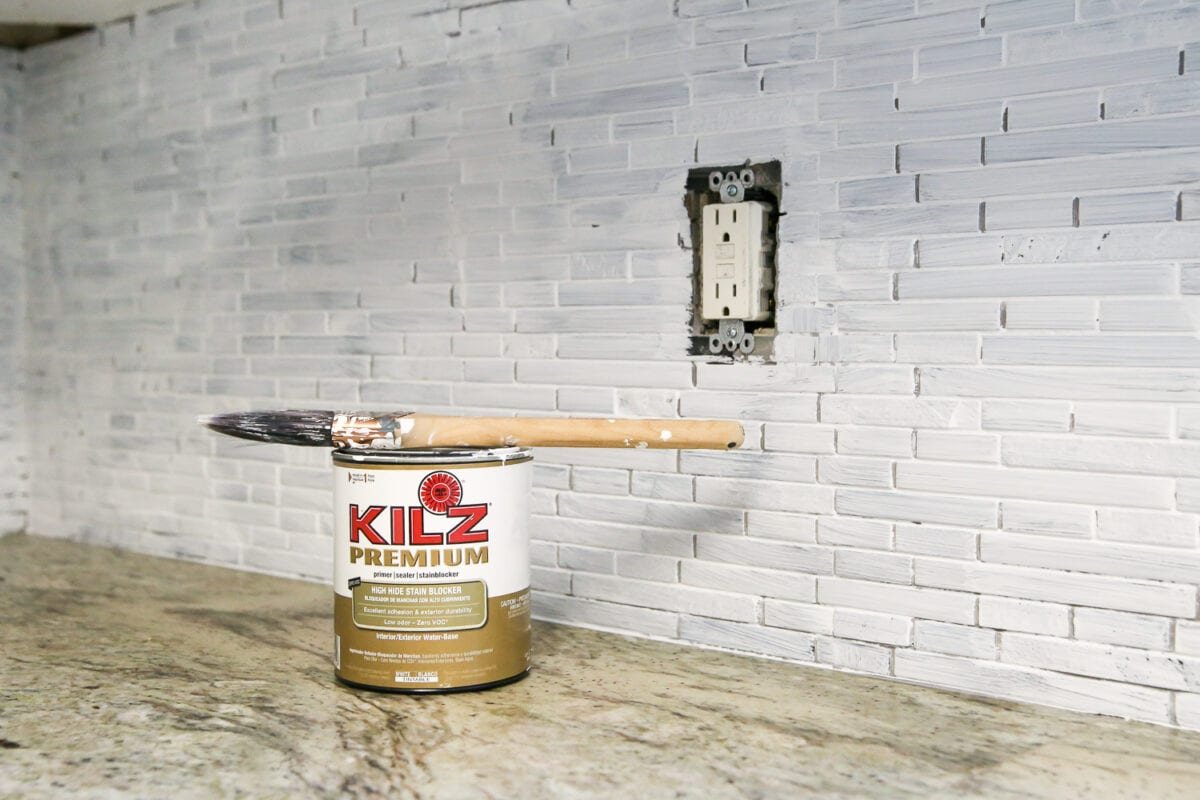 DIY Pressed Tin Kitchen Backsplash | unigumushane.com - How to makeover a kitchen backsplash with a pressed tin farmhouse style inexpensively and in 6 hours, no power tools required.