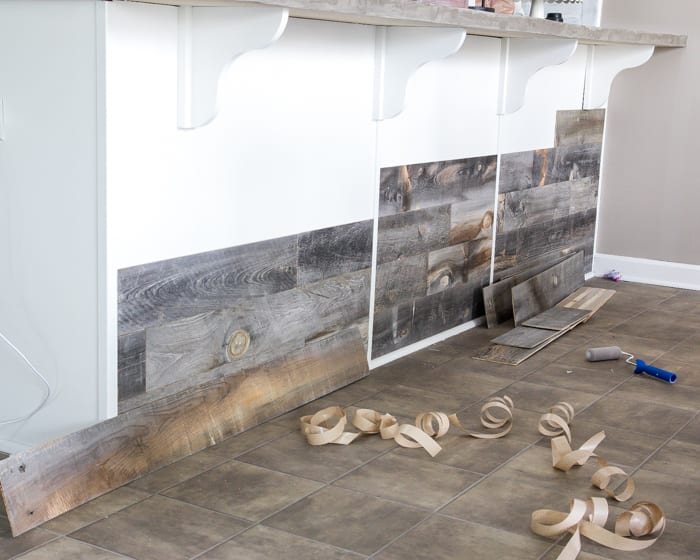 DIY Reclaimed Wood Bar | unigumushane.com - A quick and easy tutorial to get a rustic reclaimed look on a kitchen bar with Stikwood.