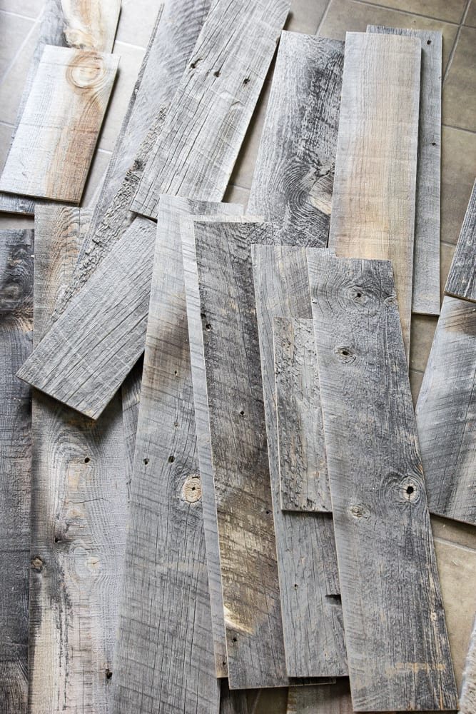 DIY Reclaimed Wood Bar | unigumushane.com - A quick and easy tutorial to get a rustic reclaimed look on a kitchen bar with Stikwood.
