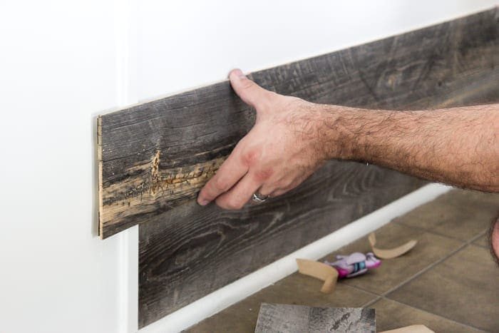 DIY Reclaimed Wood Bar | unigumushane.com - A quick and easy tutorial to get a rustic reclaimed look on a kitchen bar with Stikwood.