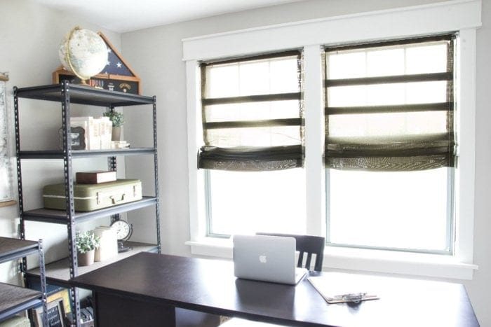 DIY Burlap Roman Shades from Blinds | unigumushane.com - A beautiful way to make pricey looking window shades for cheap!