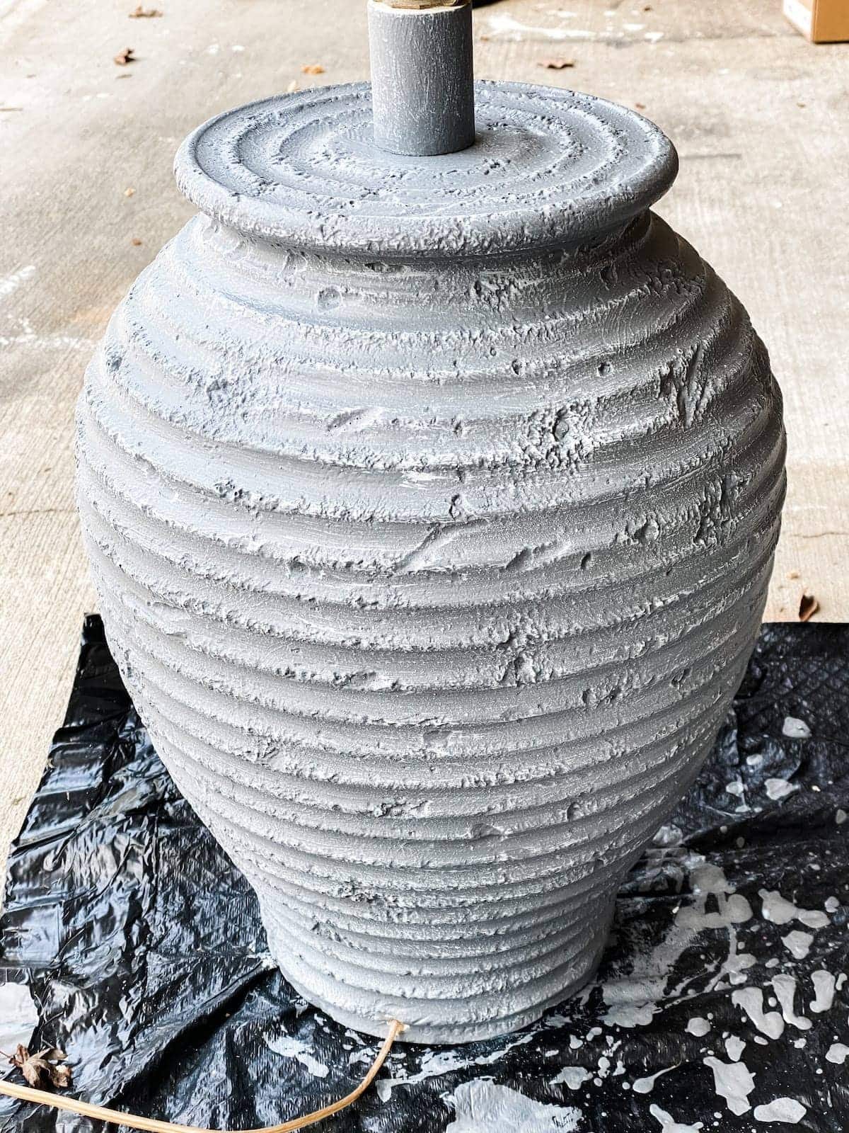 lamp with dry brushing