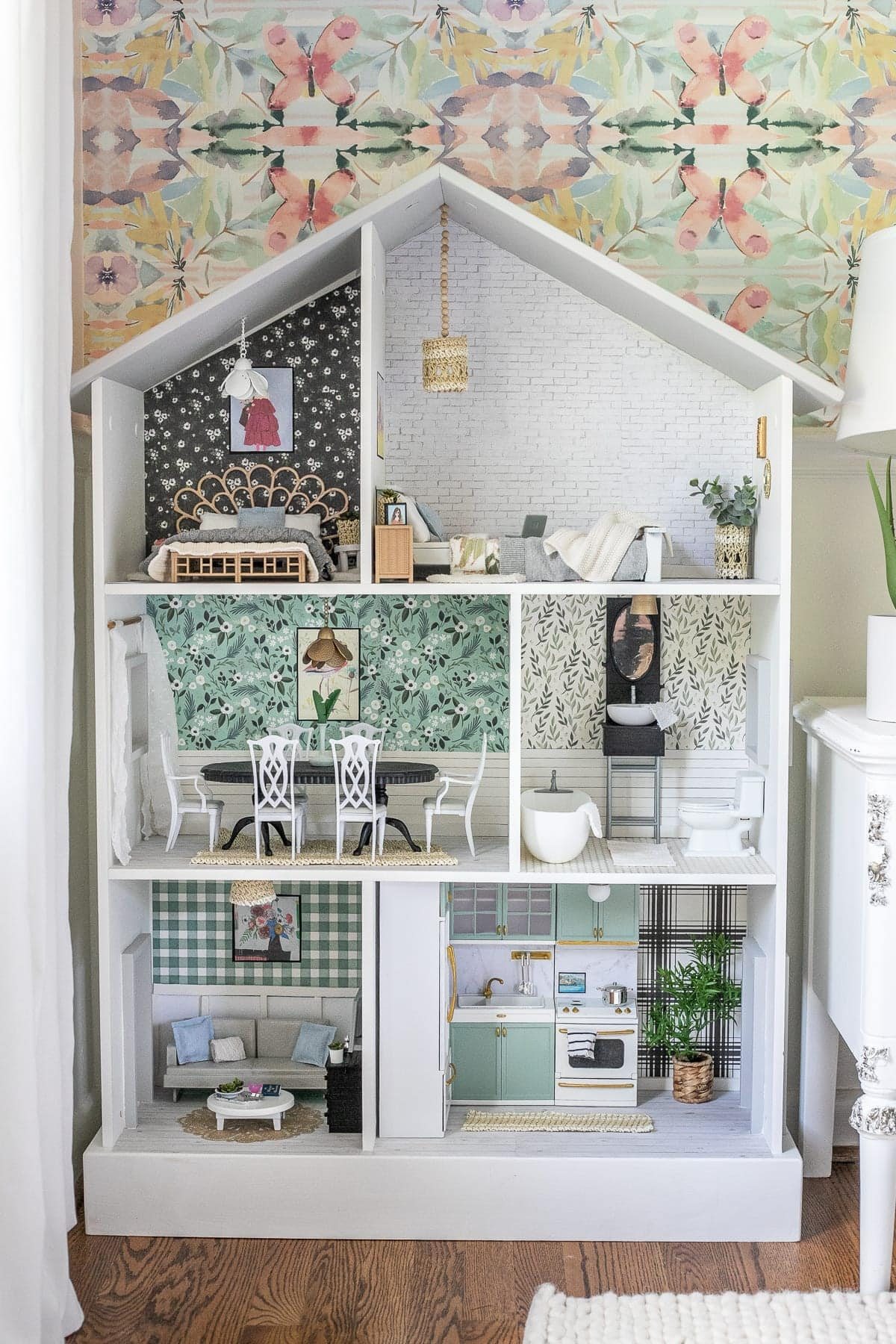 DIY dollhouse using items from around the house