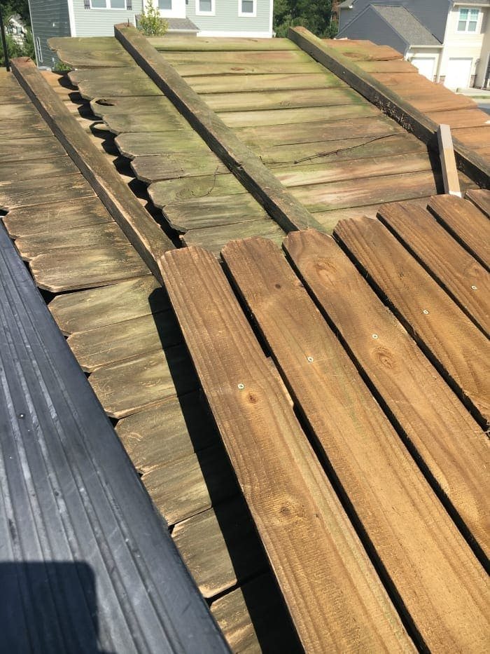 DIY Reclaimed Wood Plank Focal Wall | unigumushane.com - How to install a reclaimed wood plank focal wall in under an hour to create contrast, texture, and character in any space.