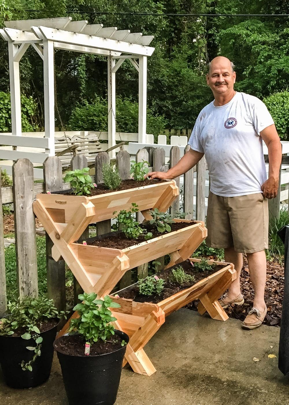 DIY Wooden Spoon Garden Markers | unigumushane.com - A simple tutorial for how to craft your own vintage-inspired garden markers made from wooden spoons, plus a resource for a beautiful stacked herb garden.
